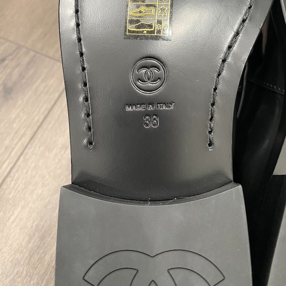 2023 CHANEL BLACK LEATHER LOAFERS OXFORD SHOES 38 NEW - Picture 14 of 14